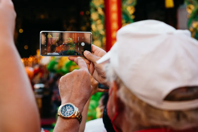 Six Seconds to Obsessed: How Smart Creators Are Turning Tiny Moments Into Massive Loyalty